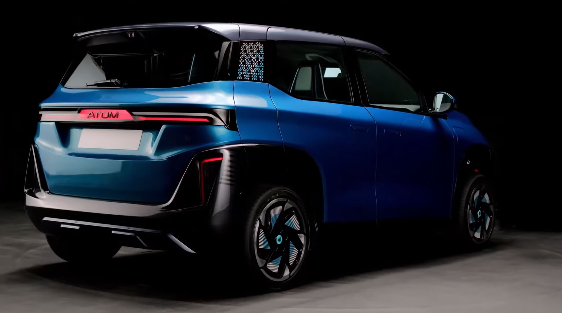 🚗 Russian Electric Car "Atom" Futuristic Design